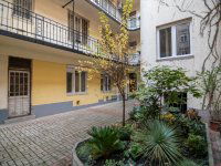 Eladó téglalakás, VI. kerületben 69.9 M Ft, 3 szobás