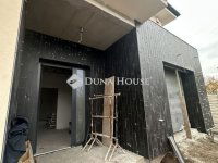 Eladó családi ház, Gyálon 249.9 M Ft, 6 szobás