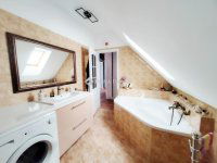 Eladó családi ház, Szombathelyen 119.9 M Ft, 5+1 szobás