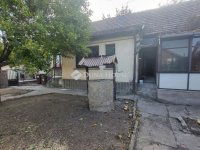 Eladó családi ház, Budakalászon 65 M Ft, 2 szobás