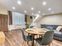 Eladó téglalakás, VI. kerületben 124.9 M Ft, 4 szobás