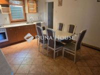 Eladó családi ház, Vácon 88 M Ft, 1 szobás