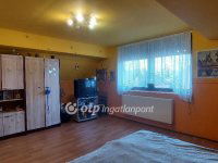 Eladó családi ház, Pannonhalmán 65 M Ft, 4 szobás