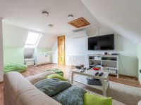 Eladó családi ház, Velencén 179.9 M Ft, 4 szobás