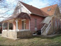 Eladó családi ház, Balatonalmádiban 99.99 M Ft, 6 szobás