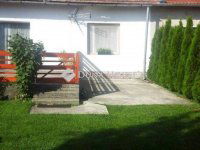 Eladó nyaraló, Balatonfenyvesen 37 M Ft, 4 szobás