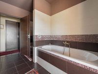 Eladó családi ház, Szentendrén 530 M Ft, 6 szobás