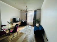 Eladó téglalakás, VI. kerületben 300 M Ft, 5 szobás