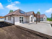 Eladó családi ház, Etyeken 125 M Ft, 4 szobás