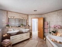 Eladó családi ház, Pécsett 379 M Ft, 5+1 szobás