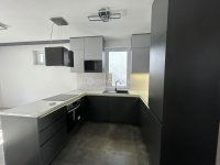 Eladó családi ház, Vecsésen 119.9 M Ft, 5 szobás