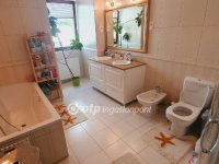 Eladó családi ház, III. kerületben 325 M Ft, 8 szobás