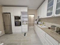 Eladó családi ház, Pécsett 199 M Ft, 5 szobás