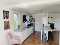 Eladó családi ház, Pécsett 174.9 M Ft, 4 szobás