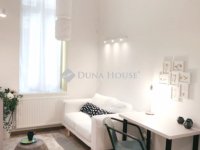 Eladó téglalakás, VI. kerületben 89.9 M Ft, 4 szobás