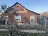 Eladó családi ház, Tiszafüreden 17 M Ft, 2 szobás