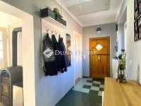 Eladó családi ház, Pécsett 89.9 M Ft, 3 szobás