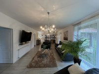 Eladó családi ház, Komlón 109 M Ft, 6 szobás