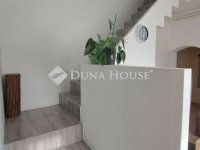 Eladó családi ház, Vecsésen 82.9 M Ft, 4 szobás