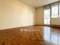 Eladó téglalakás, Győrött 49.6 M Ft, 1 szobás