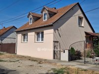Eladó családi ház, Szécsényen 54 M Ft, 4 szobás