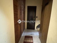 Eladó családi ház, Nagytarcsán 119.9 M Ft, 4 szobás