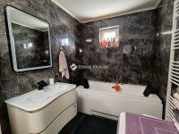 Eladó családi ház, Vecsésen 73.5 M Ft, 7 szobás