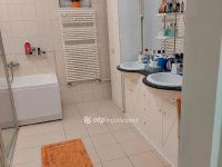 Eladó családi ház, Bocskaikerten 240 M Ft, 3 szobás