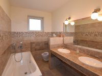 Eladó családi ház, Debrecenben 166 M Ft, 4 szobás