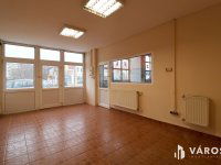 Kiadó ipari ingatlan, Hódmezővásárhelyen 250 E Ft / hó