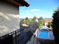 Eladó családi ház, Sukorón 95.25 M Ft, 5 szobás