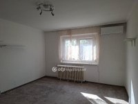 Eladó panellakás, Békéscsabán 29.9 M Ft, 2 szobás