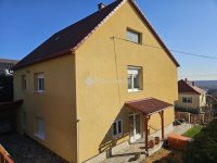 Eladó családi ház, Pécsett 199 M Ft, 5 szobás