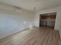 Eladó panellakás, Veszprémben 54.9 M Ft, 3 szobás