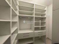 Eladó téglalakás, Pécsett 120 M Ft, 4 szobás