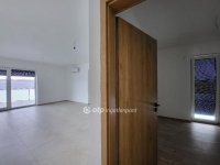 Eladó téglalakás, Siófokon 99.99 M Ft, 3 szobás