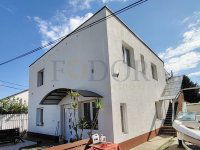 Eladó családi ház, XVIII. kerületben 215 M Ft, 6 szobás