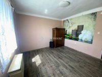 Eladó családi ház, Tasson 35 M Ft, 2 szobás