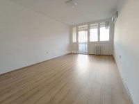 Eladó panellakás, Pécsett 48.9 M Ft, 3 szobás