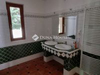 Eladó családi ház, Dányon 79.9 M Ft, 5 szobás
