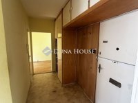 Eladó panellakás, Pécsett 41.5 M Ft, 2 szobás