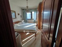 Eladó családi ház, Komlón 80 M Ft, 6 szobás