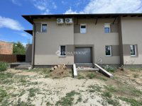 Eladó ikerház, Vecsésen 149.9 M Ft, 5 szobás