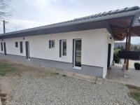Eladó üzlethelyiség, Gödöllőn 160 M Ft, 5 szobás