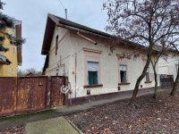 Eladó családi ház, Karcagon 15 M Ft, 1+1 szobás