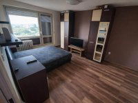 Eladó panellakás, Komlón 24.9 M Ft, 1+1 szobás