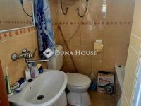 Eladó családi ház, Pécsett 32.3 M Ft, 2 szobás