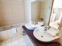 Eladó téglalakás, VI. kerületben 185.625 M Ft, 3 szobás