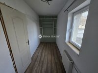 Eladó családi ház, Szegeden 53 M Ft, 4 szobás