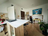 Eladó családi ház, Pilismaróton 238.1 M Ft, 12 szobás